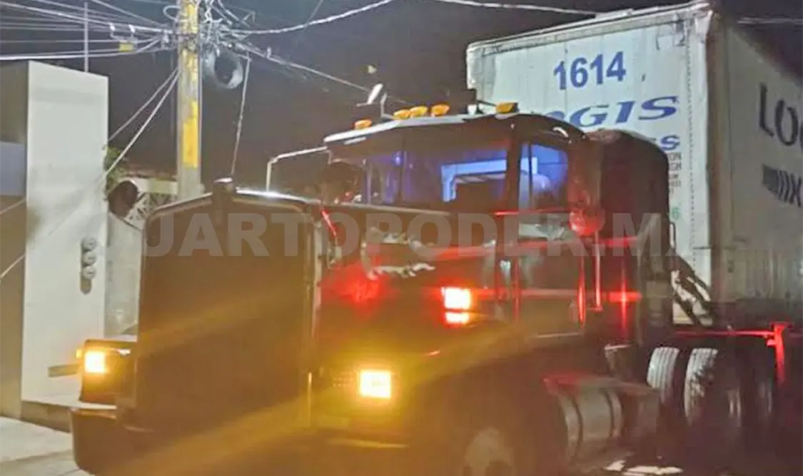 Imprudente trailero derriba cableado
