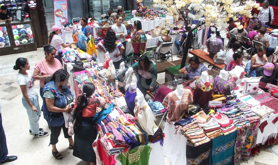 Exitoso inicio de Expo Venta Artesanal de Corazón