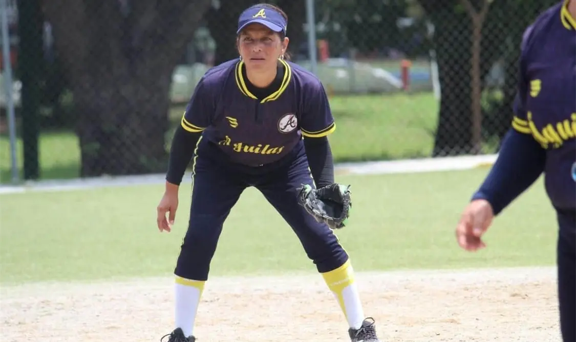 Esmeralda Pérez actualmente compite con Águilas en la Liga Municipal de Softbol de Tuxtla Gutiérrez. Cortesía