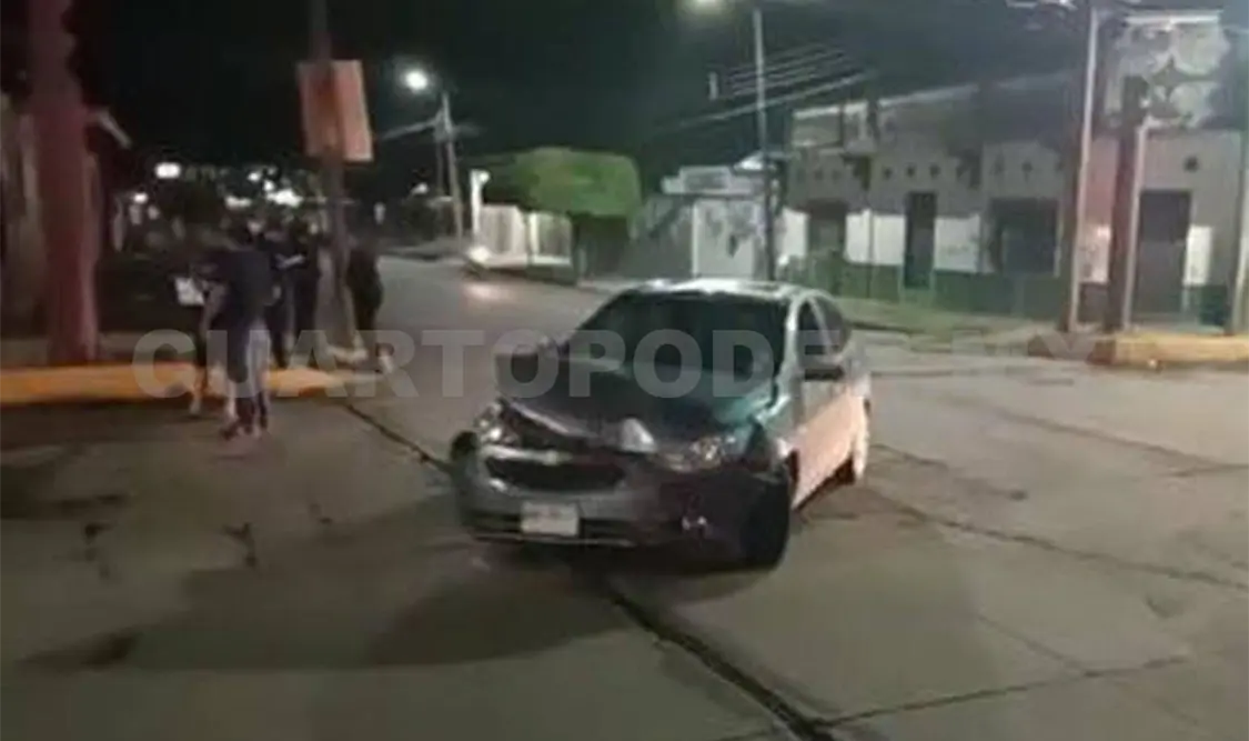 Por no ceder el paso, colisiona a una patrulla