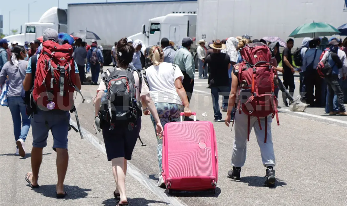 Turistas deben contratar servicios profesionales