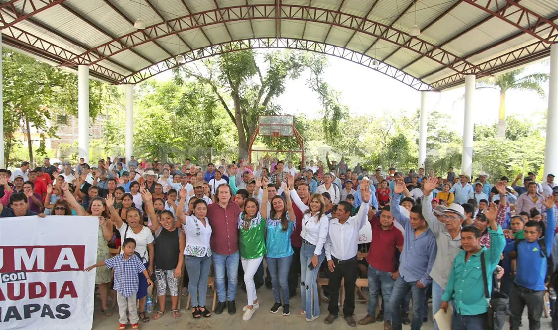 Sasil de León encabeza asambleas informativas