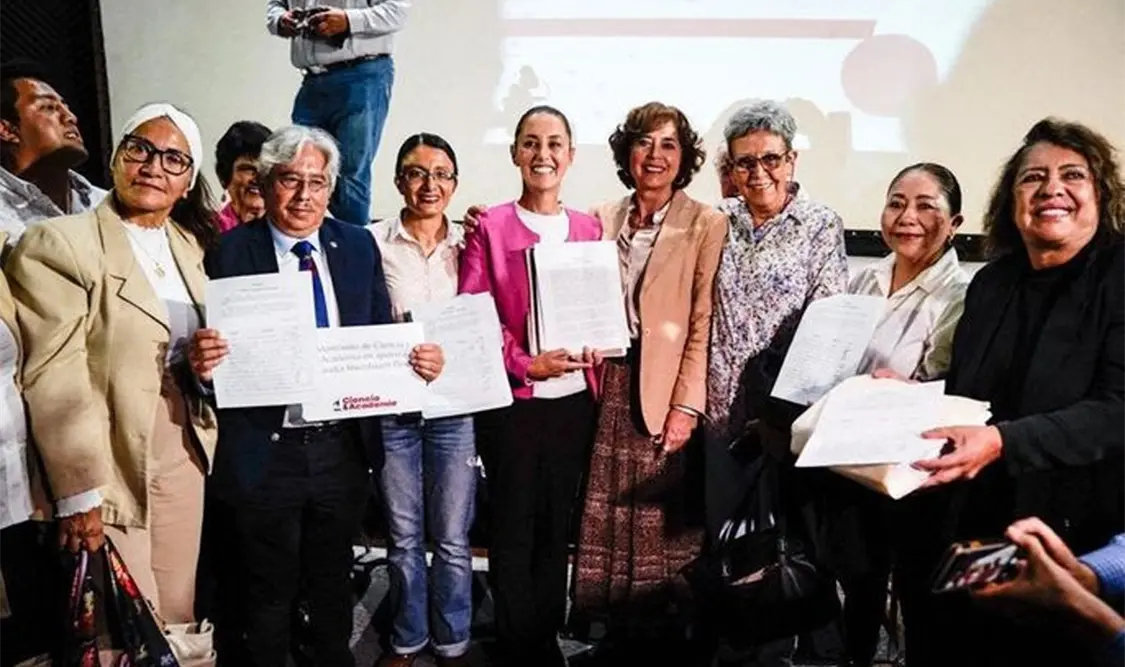Sheinbaum se reúne con más de 200 académicos del país