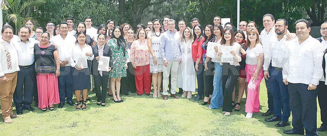 Reconocen a participantes del curso de cultura política