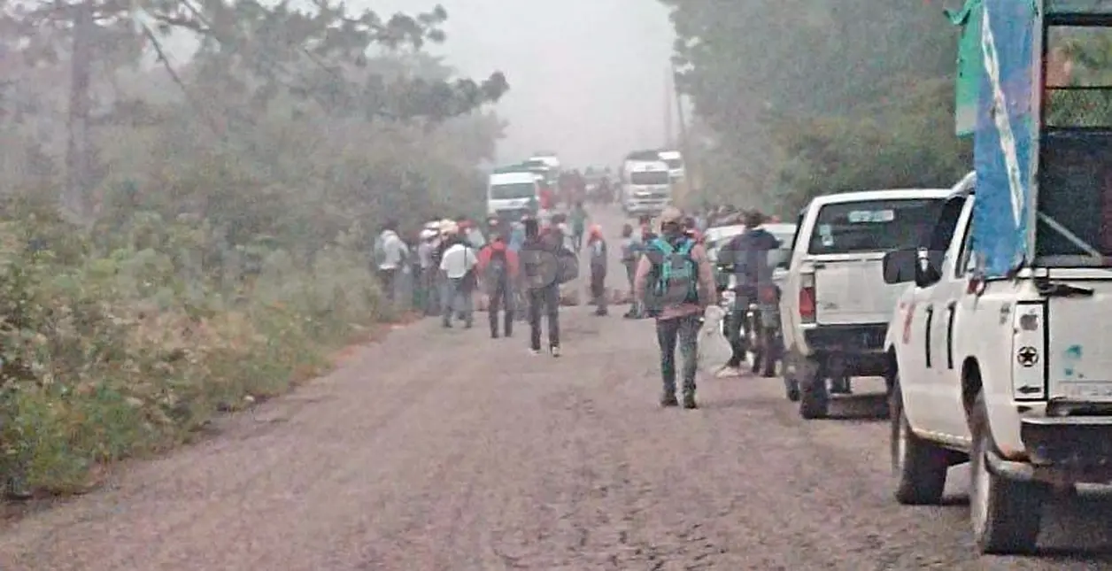 Realizan bloqueo en las salidas de Altamirano