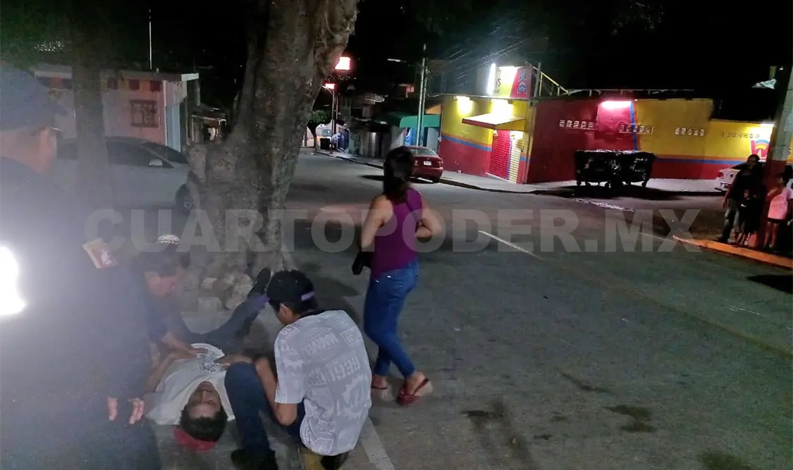 Se le atraviesa un animal y cae de su motocicleta