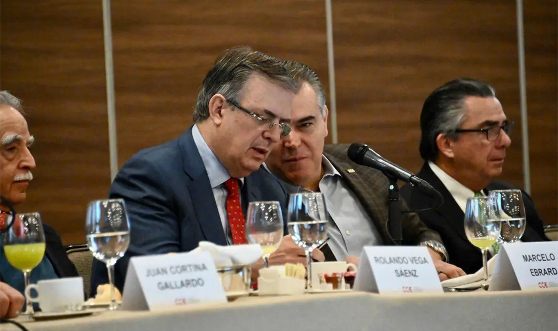 México podría crecer de 4 % a 5 %, afirma Ebrard