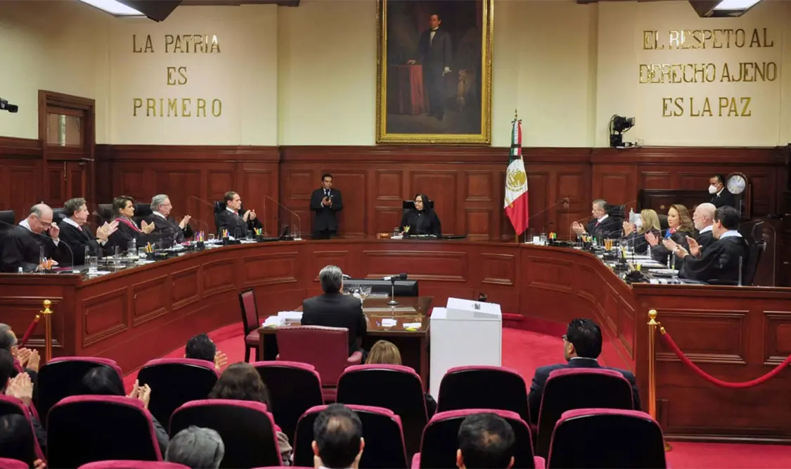 SEP y Presidencia impugnan freno a libros de texto