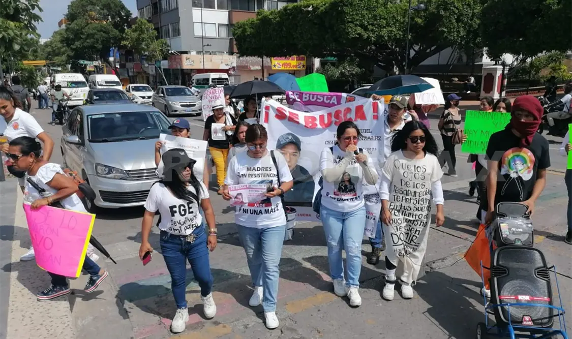 Exigen presentación con vida de desaparecidos