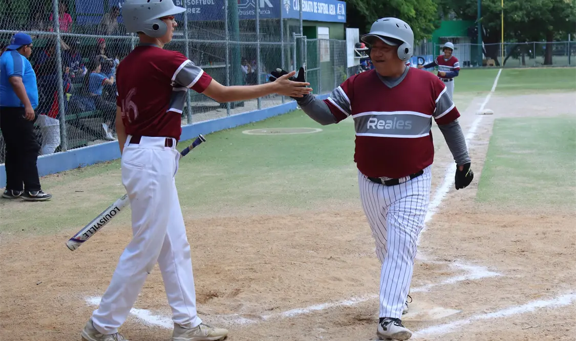 Reales hizo bien las cosas desde su primera oportunidad al bate y al final disfrutó de los éxitos cosechados. Diego Pérez/CP