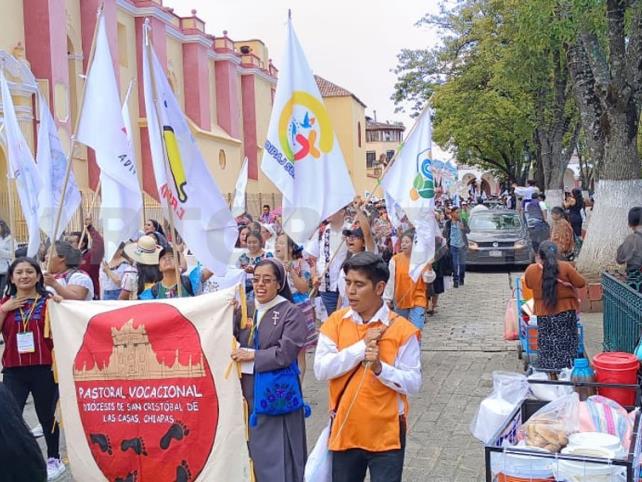 Jóvenes de la diócesis marchan contra la violencia