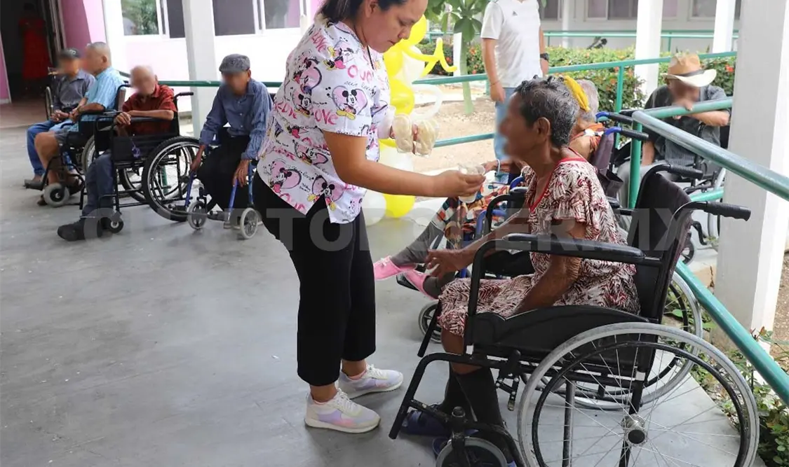 Celebración del Día de los Abuelos en la Casa Hogar