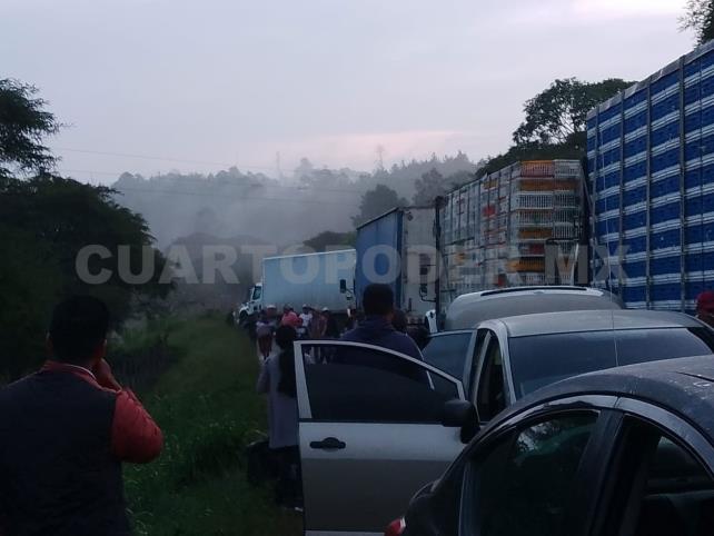 Realizan bloqueo carretero en municipio de Ocosingo