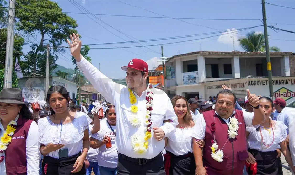 Se reunió Carlos Molina con militancia en Huitiupán