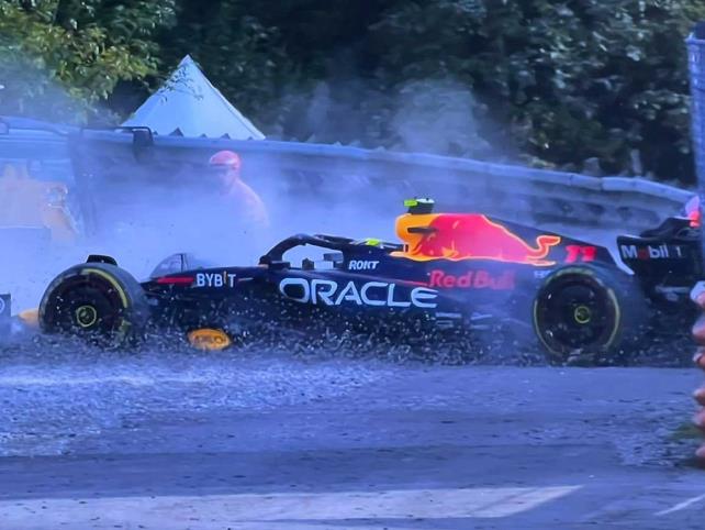 “Checo” Pérez sufre accidente en práctica del GP Italia