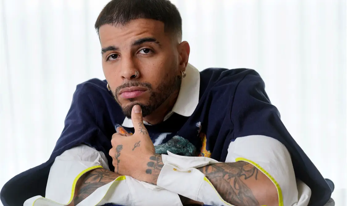 Rauw dedica canción a Rosalía