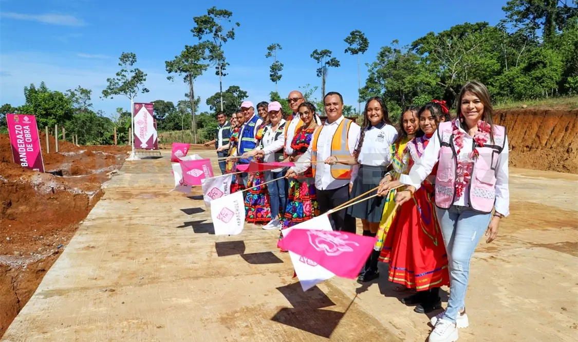 Inicia construcción del techado de cancha en ejido