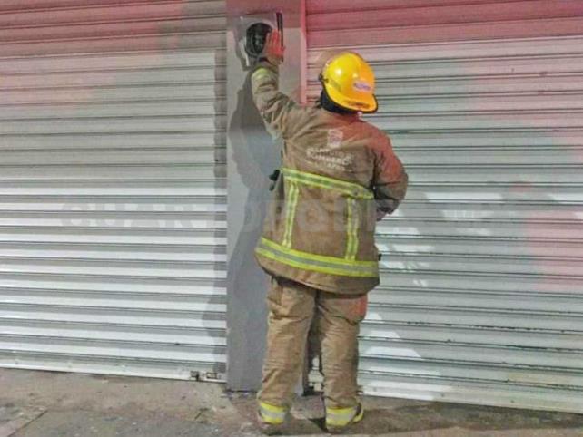 Incendio moviliza a bomberos en Tuxtla