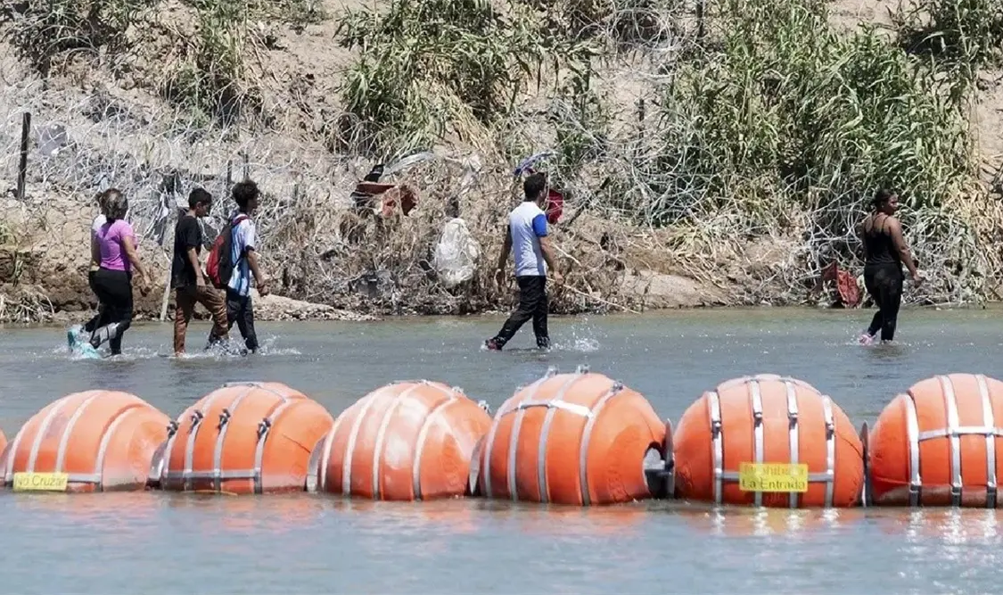 Suspenden temporalmente orden para remover boyas