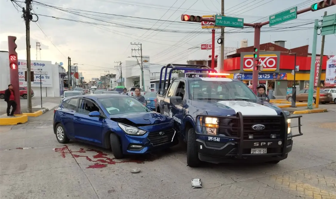 Patrulla de la PFP es impactada por particular