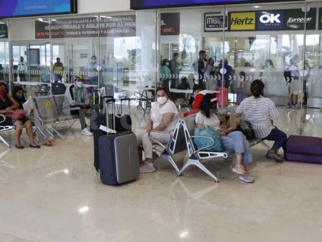 Buscan reactivar vuelos directos de Puebla a la capital