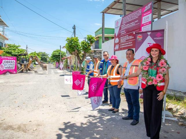 Inicia pavimentación de calles en Calpan Laureles: Urbina