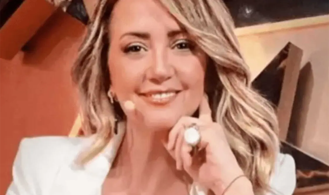 Andrea explota contra Chisme No Like