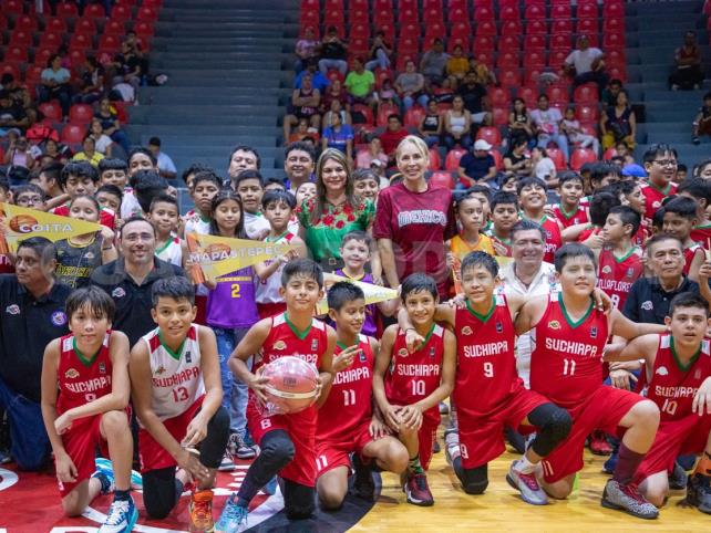 Rosy Urbina inaugura torneo de basquetbol U12 varonil