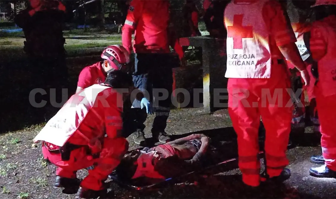 Golpean y apedrean a peatón en Las Torres