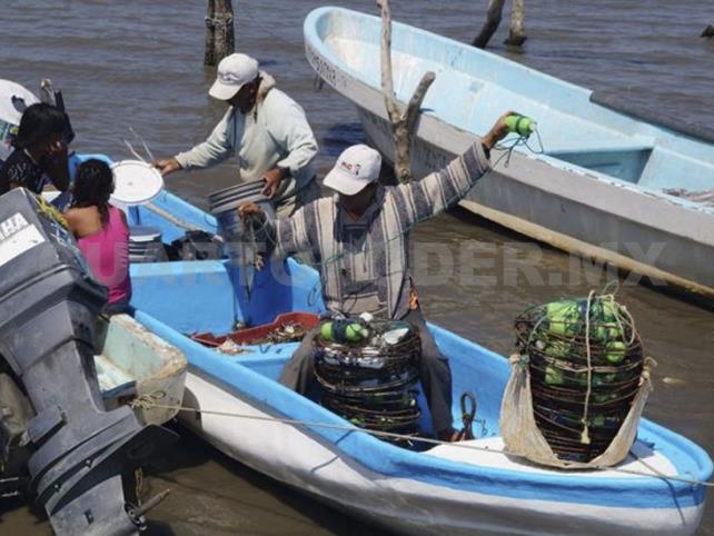 Incrementa número de mujeres pescadoras