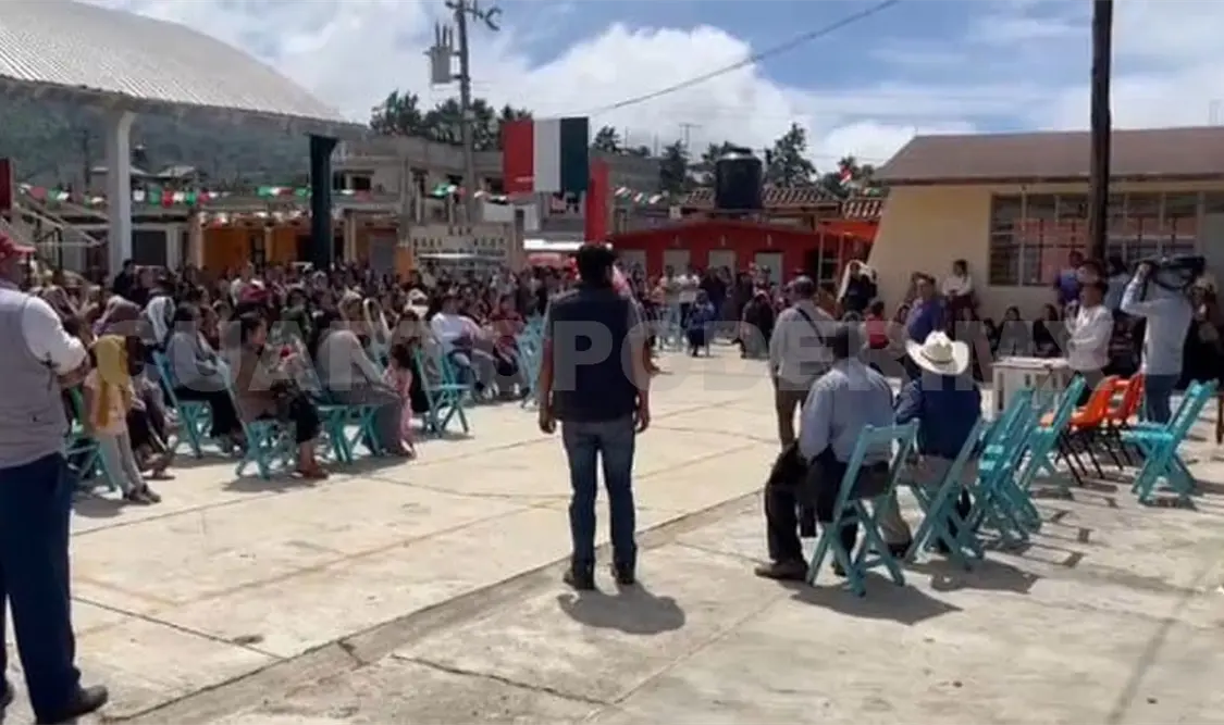 En Teopisca acuerdan devolver libros a la SEP