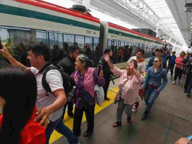 Inauguran el Tren Interurbano México-Toluca