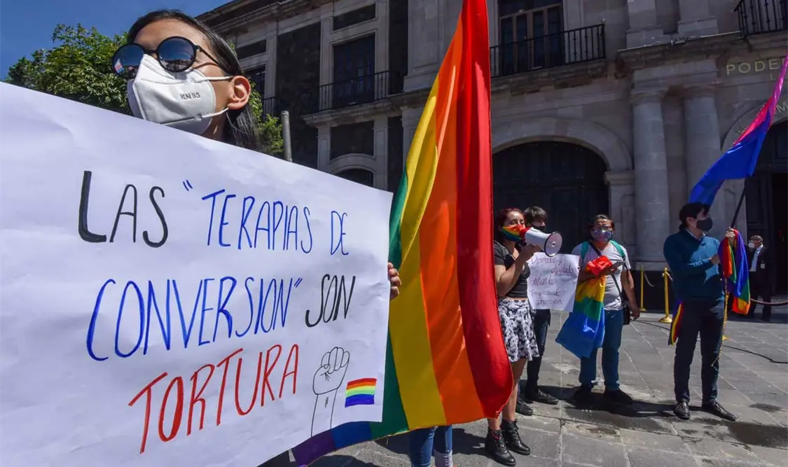 Piden colectivos cancelar “terapias de reconversión”