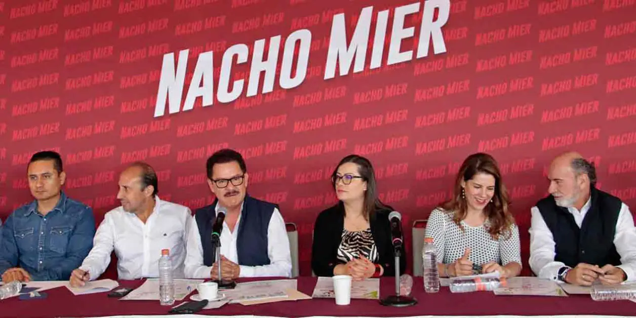 Mier hará consulta para gubernatura de Puebla