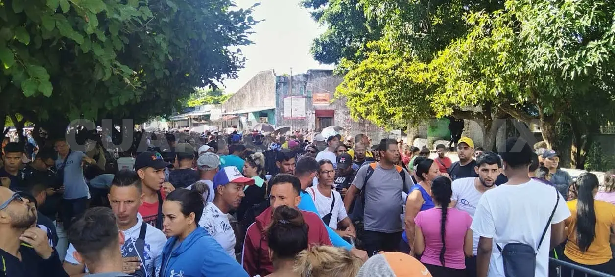 Se quejan por migrantes; reubicarán oficinas de Comar