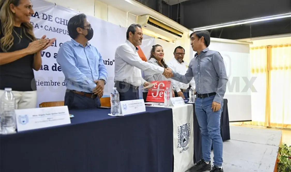 Premian a ganador del concurso “Diseño de logotipo”