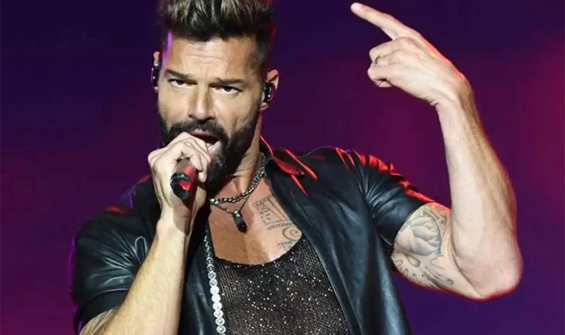 Ricky Martin Derrite a México y a su ex...
