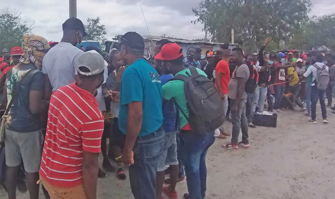 Los senadores han documentado casos de maltrato físico y verbal hacia los migrantes. Cortesía