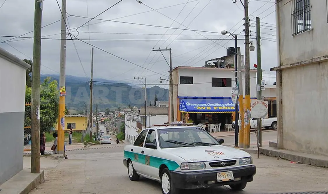 Algunos taxistas han comenzado a operar y brindar servicio al público en general sin autorización. Cortesía