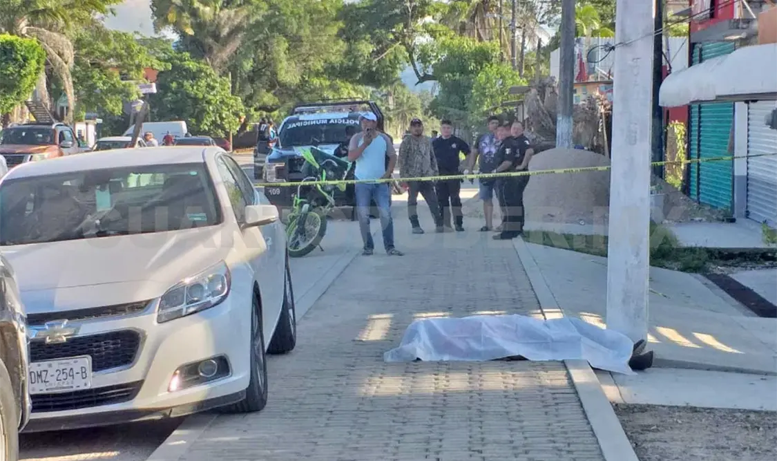 De lo sucedido dieron fe las autoridades y minutos después se ordenó que el cadáver fuera enviado a la morgue. Genaro Sánchez / CP