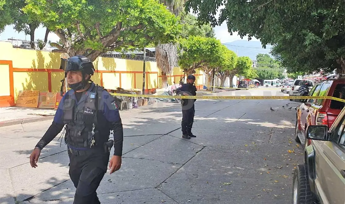 Las autoridades se trasladaron al barrio San Francisco para tomar conocimiento del deceso del hombre. Ulises López / CP