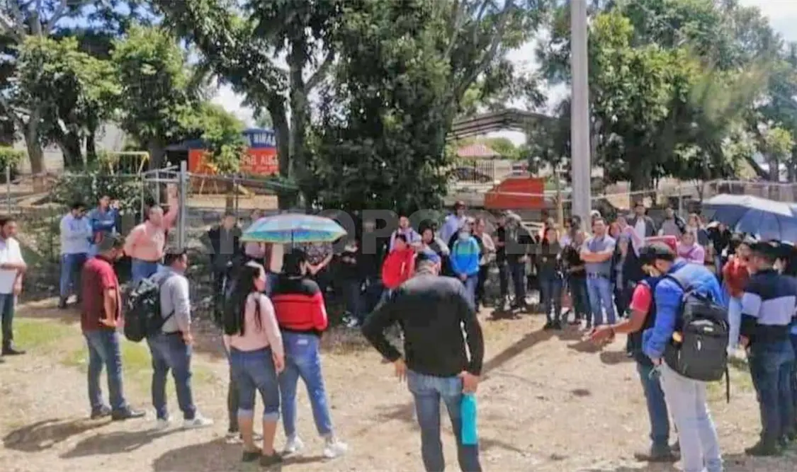 La comitiva docente pide que las autoridades atiendan esta situación que está poniendo en desventaja sus derechos humanos. Juan Orel / CP