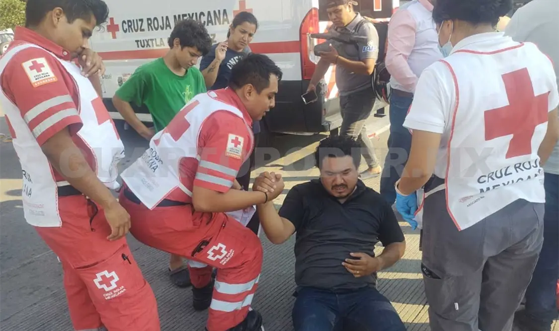 El joven motorista fue impactado por un vehículo “fantasma“ cuando circulaba frente a Plaza Las Américas. Ulises López / CP