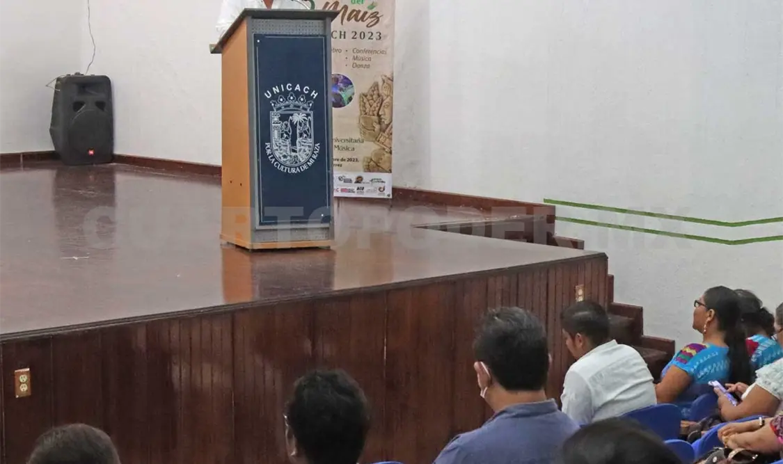 El docente dijo que la universidad busca colaborar en la conservación del consumo de maíz. Diego Pérez / CP