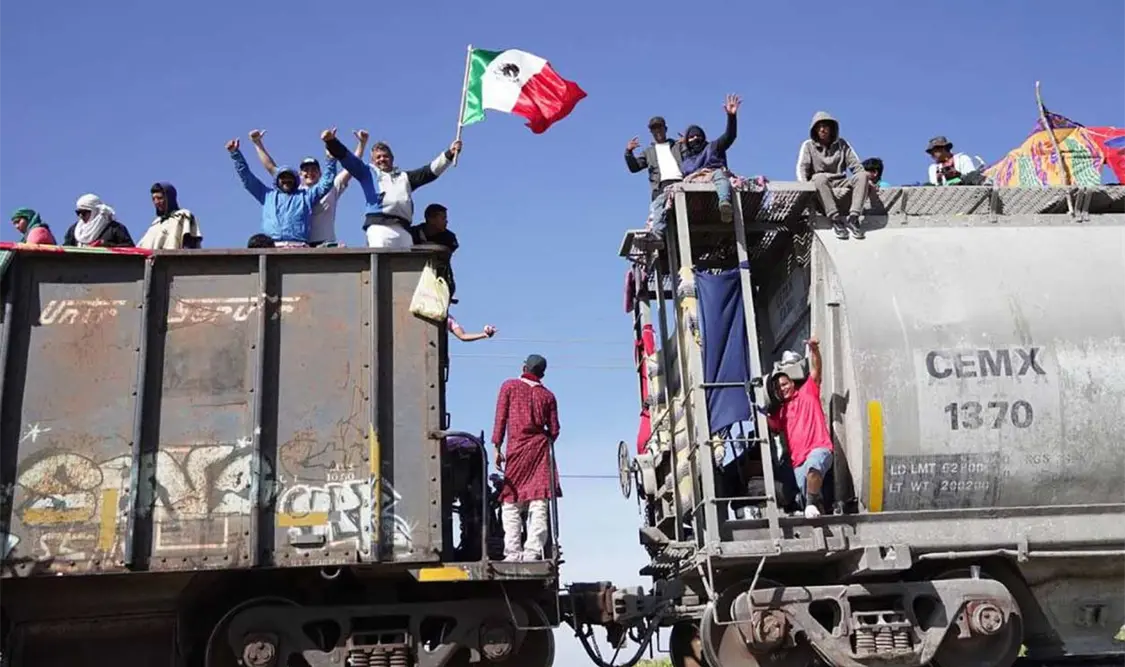 Más de mil 500 migrantes reanudaron su viaje arriba de “la Bestia”. Cortesía