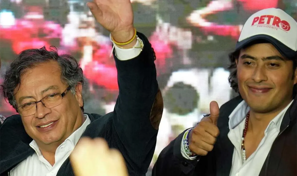 Tras detención de su hijo Petro Burgos reconoció que recibió dinero del ex narcotraficante Samuel Santander Lopesierra. Cortesía