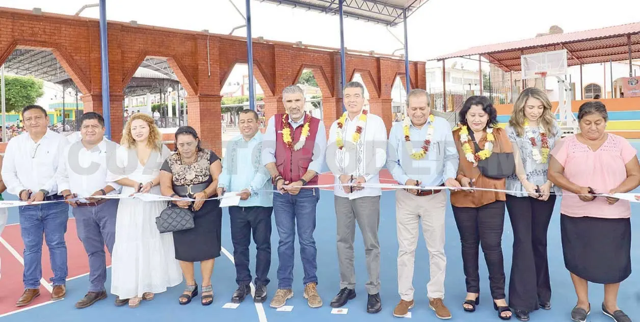 Entrega Rutilio Parque Central y paquetes de vivienda