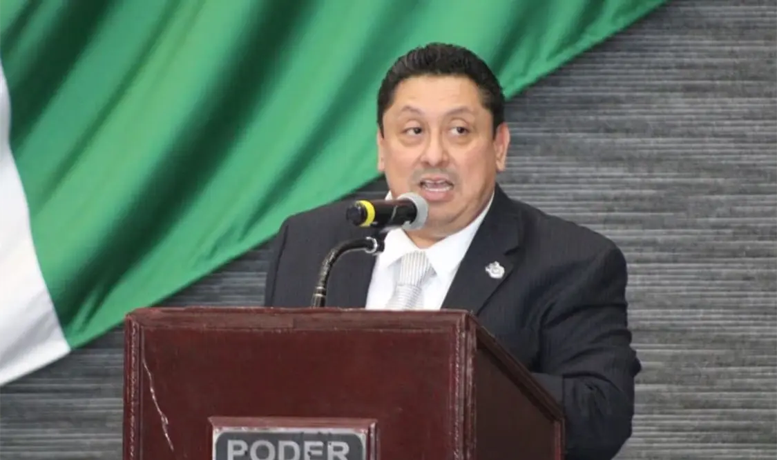 Uriel Carmona mantiene respaldo en Congreso