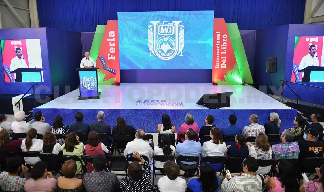 Asisten alrededor de 20 mil personas a FIL