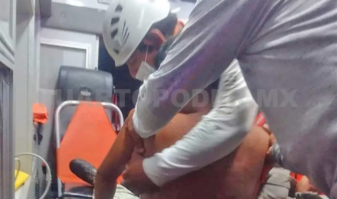 Fueron paramédicos que lograron tomar a las víctimas camino al hospital que presentaban quemaduras en diferentes partes del cuerpo. Ulises López / CP